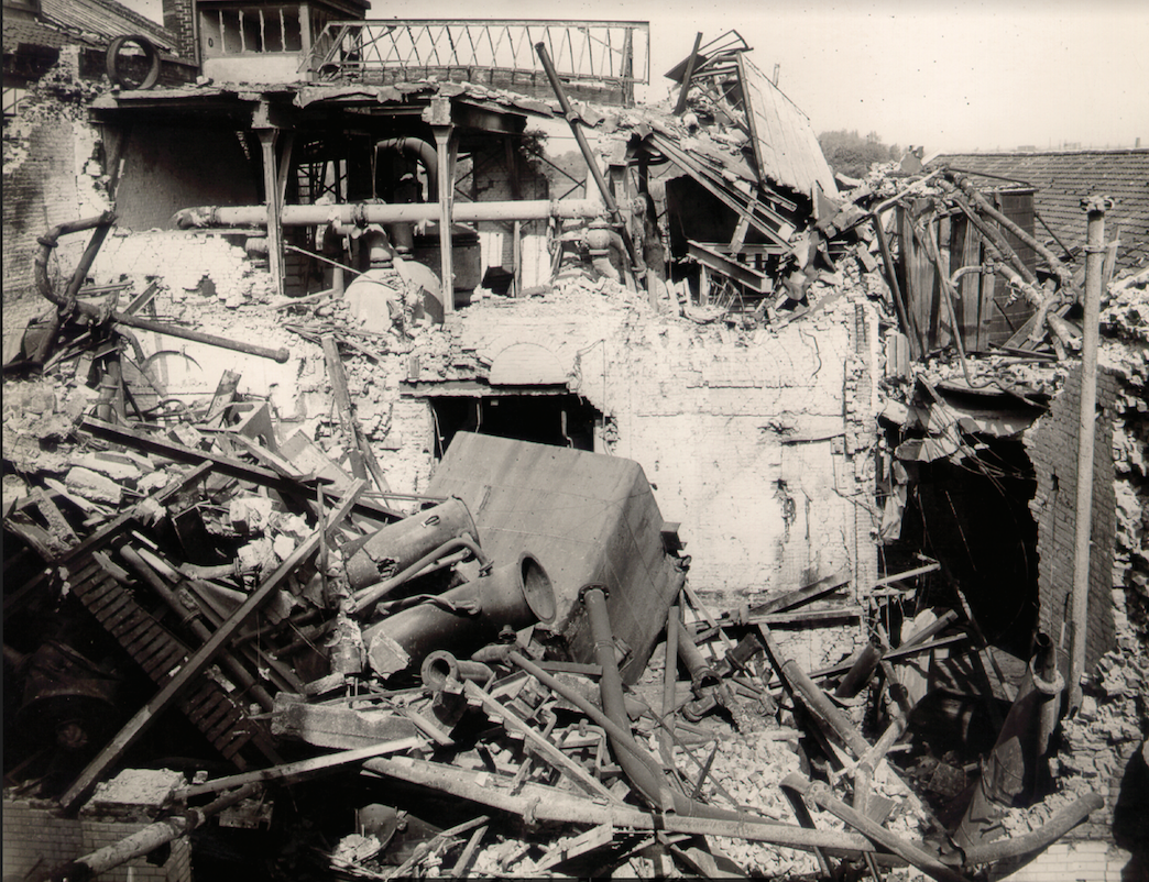 L'usine Lesaffre est à nouveau dévastée par la guerre en 1944.